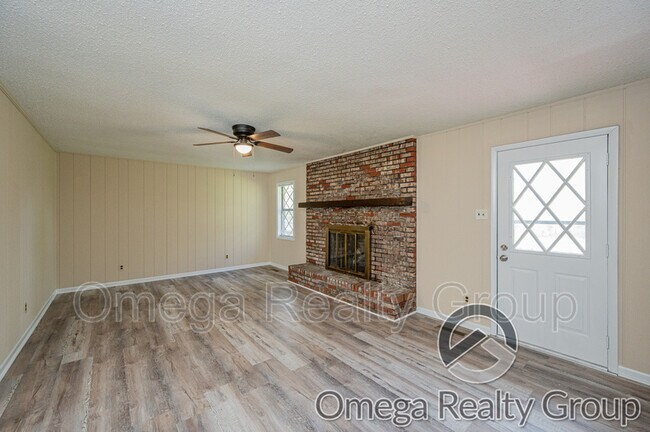 Building Photo - 106 Seville Ln