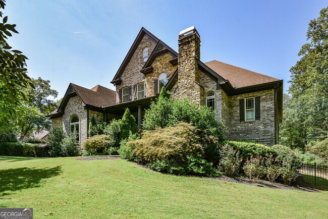 Building Photo - 2210 Spalding Dr