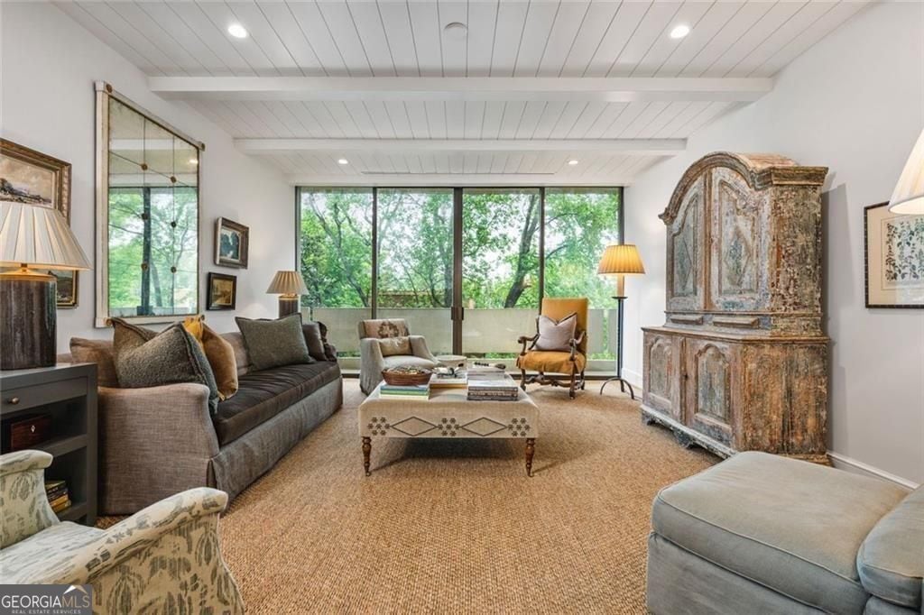 Foto principal - 2575 Peachtree Rd NE