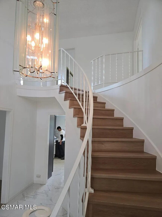 Foto del edificio - 739 San Martin Pl