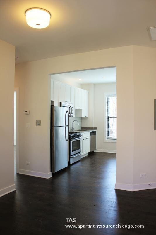 Photo - 1606 W Belle Plaine Ave Apartment