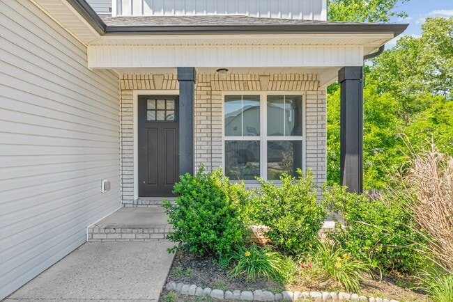Building Photo - Beautiful 3 Bedroom 2 Full Bath Home For Rent!