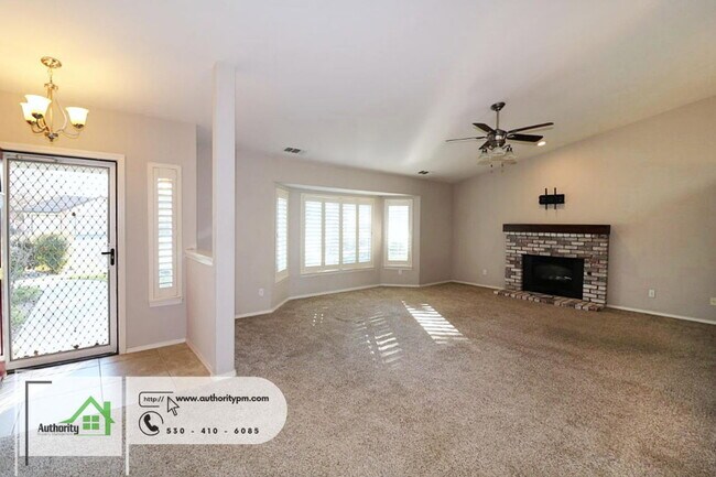 Foto del edificio - 2378 Castlewood Dr