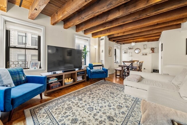 Building Photo - 120 Commercial St