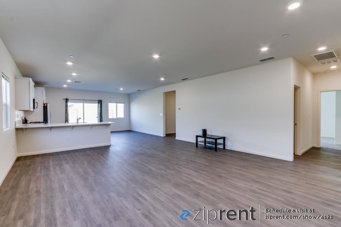 Foto principal - 519 Bedrosian Ave