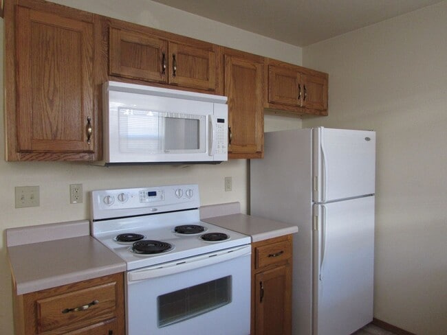 Building Photo - 20329 Skyview Dr