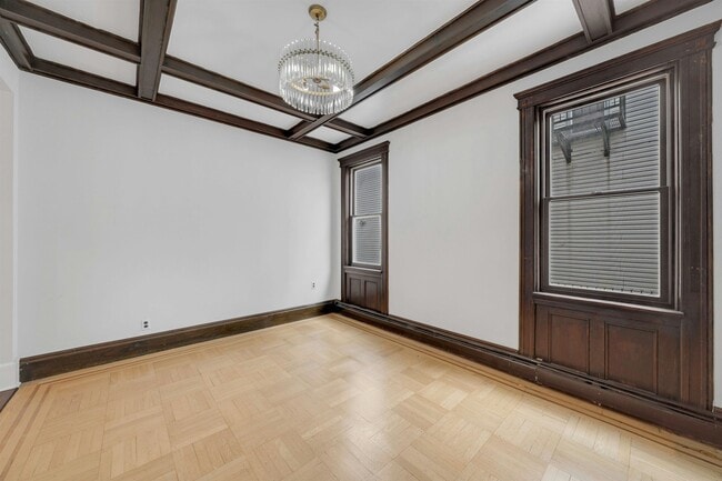 Building Photo - 722 27th St
