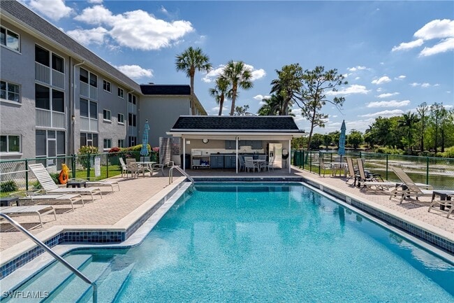 Building Photo - 4912 Tamiami Trl E