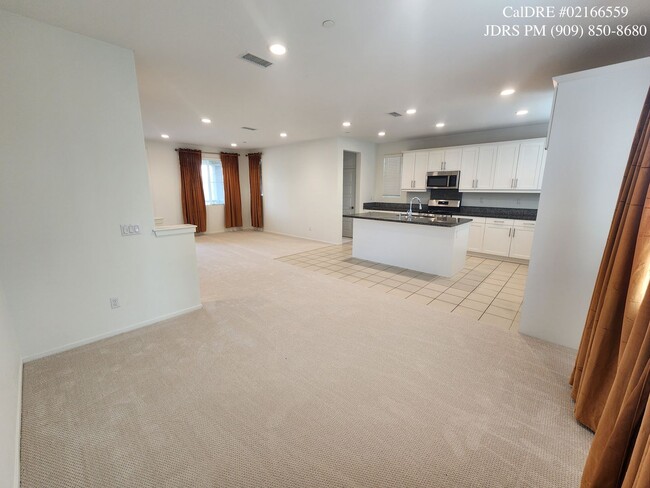 Building Photo - Rancho Cucamonga 3 Bedroom Home