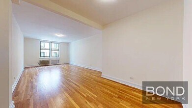 Building Photo - 305 W 13th St