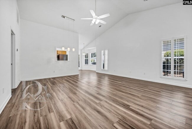 Foto del edificio - 112 Ivy Garden Ln
