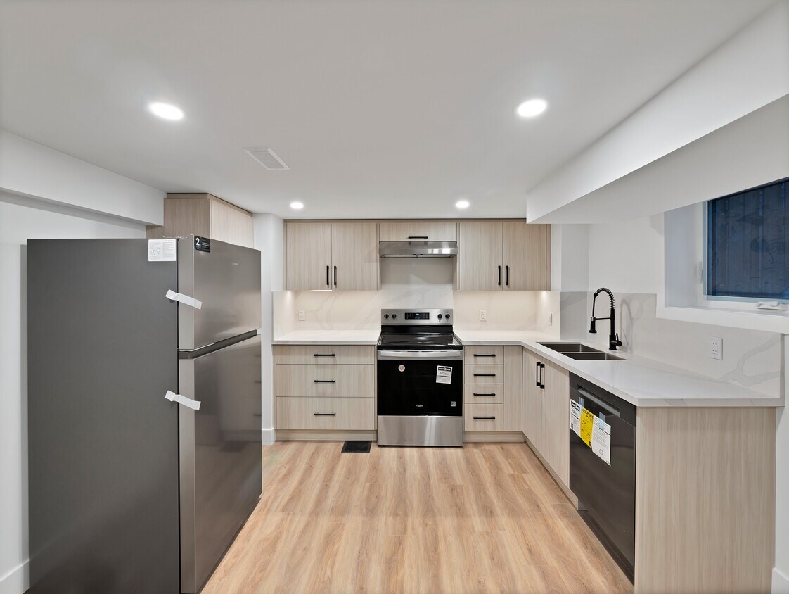 Primary Photo - 167 Rosedale Ave