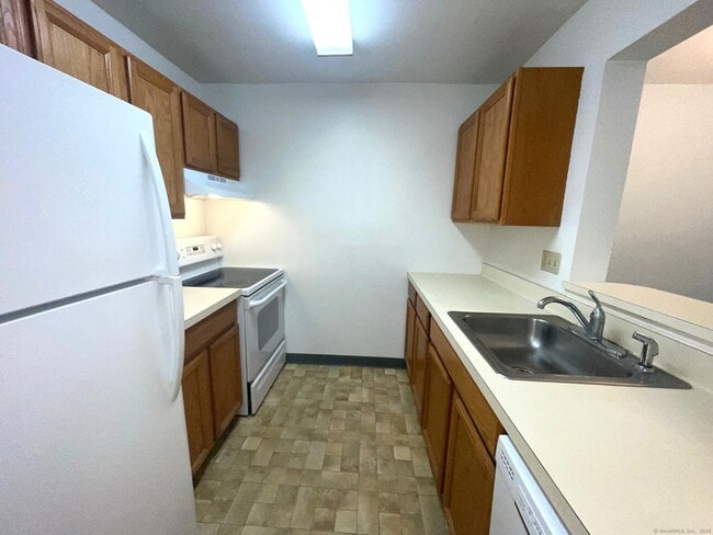 Building Photo - 307 Willow Springs