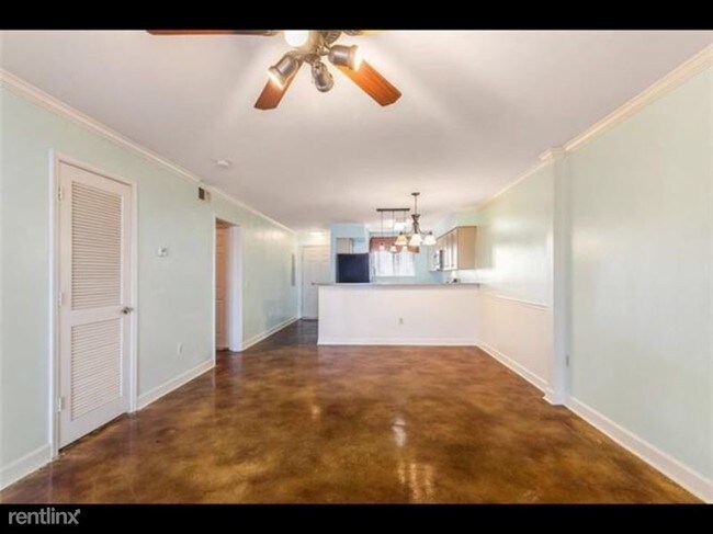 Building Photo - 1650 Harbor Dr