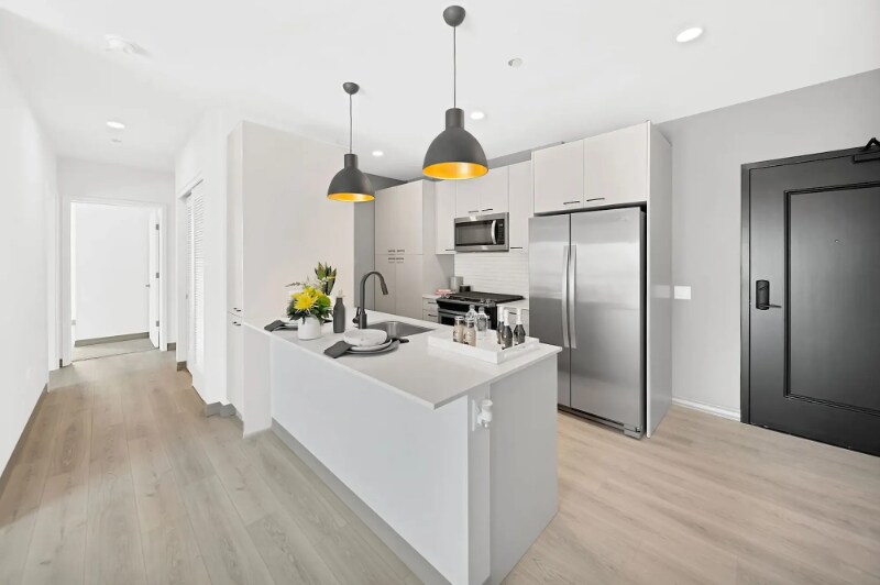 Foto principal - 2131 N Elston Ave