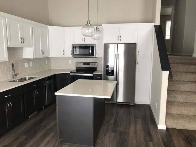 Foto del edificio - 3 Bed 3 Bath Twin Home