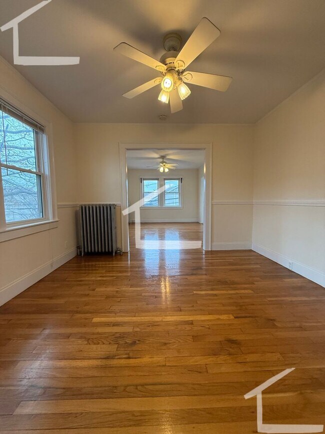 Building Photo - 33 Brooksdale Rd