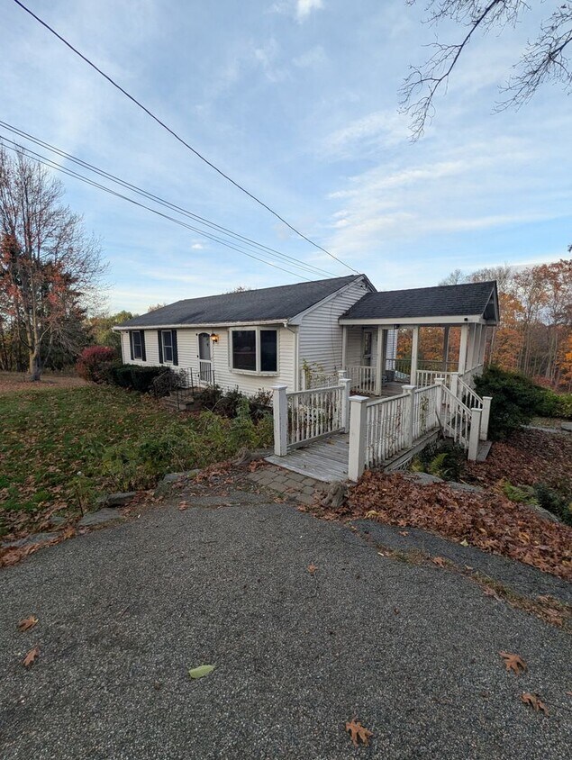 Primary Photo - Charming single family home