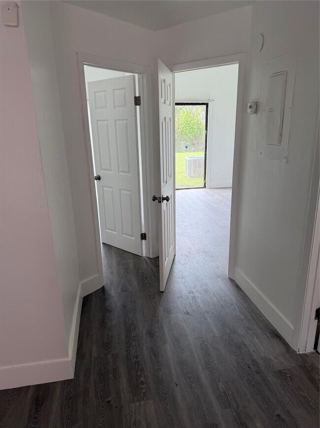 Foto del edificio - 2313 NW 55th Ter