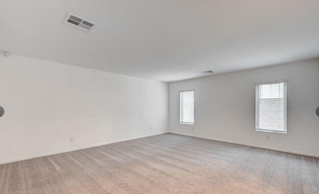 Foto del edificio - 8056 Haywood Estate Ave