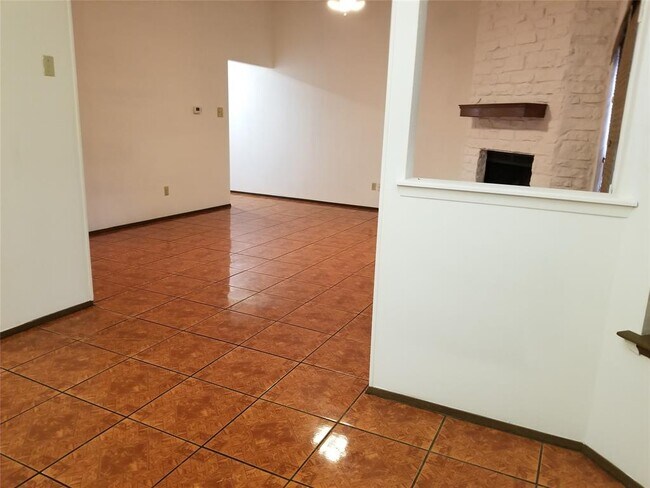 Building Photo - 212 Ranger Dr