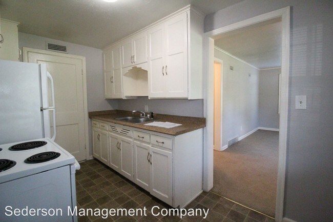 Building Photo - 602 E Glendale St