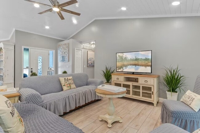 Photo - 760 Mallard Dr House