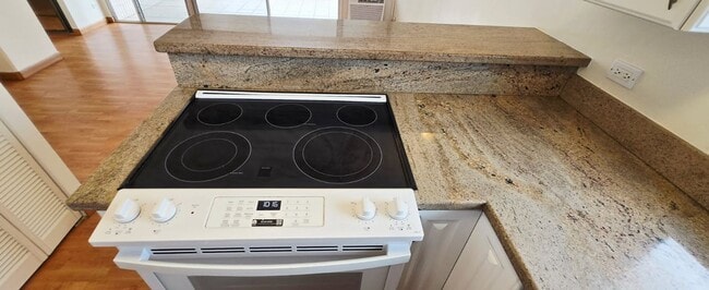 Building Photo - 1848 Kahakai Dr