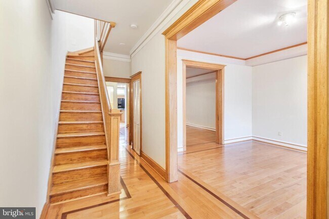 Building Photo - 3225 Warder St NW