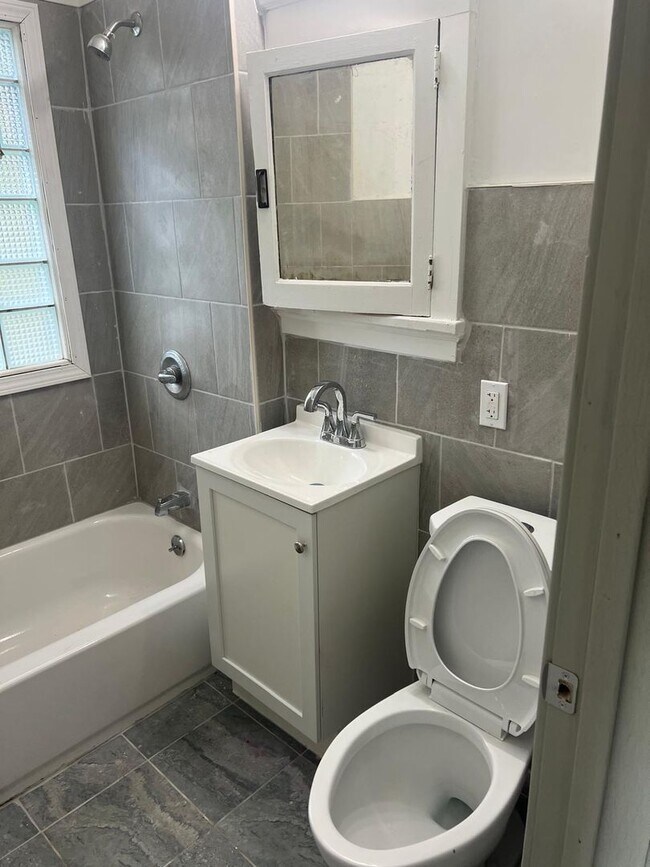 Foto del edificio - 3279 N 28th St