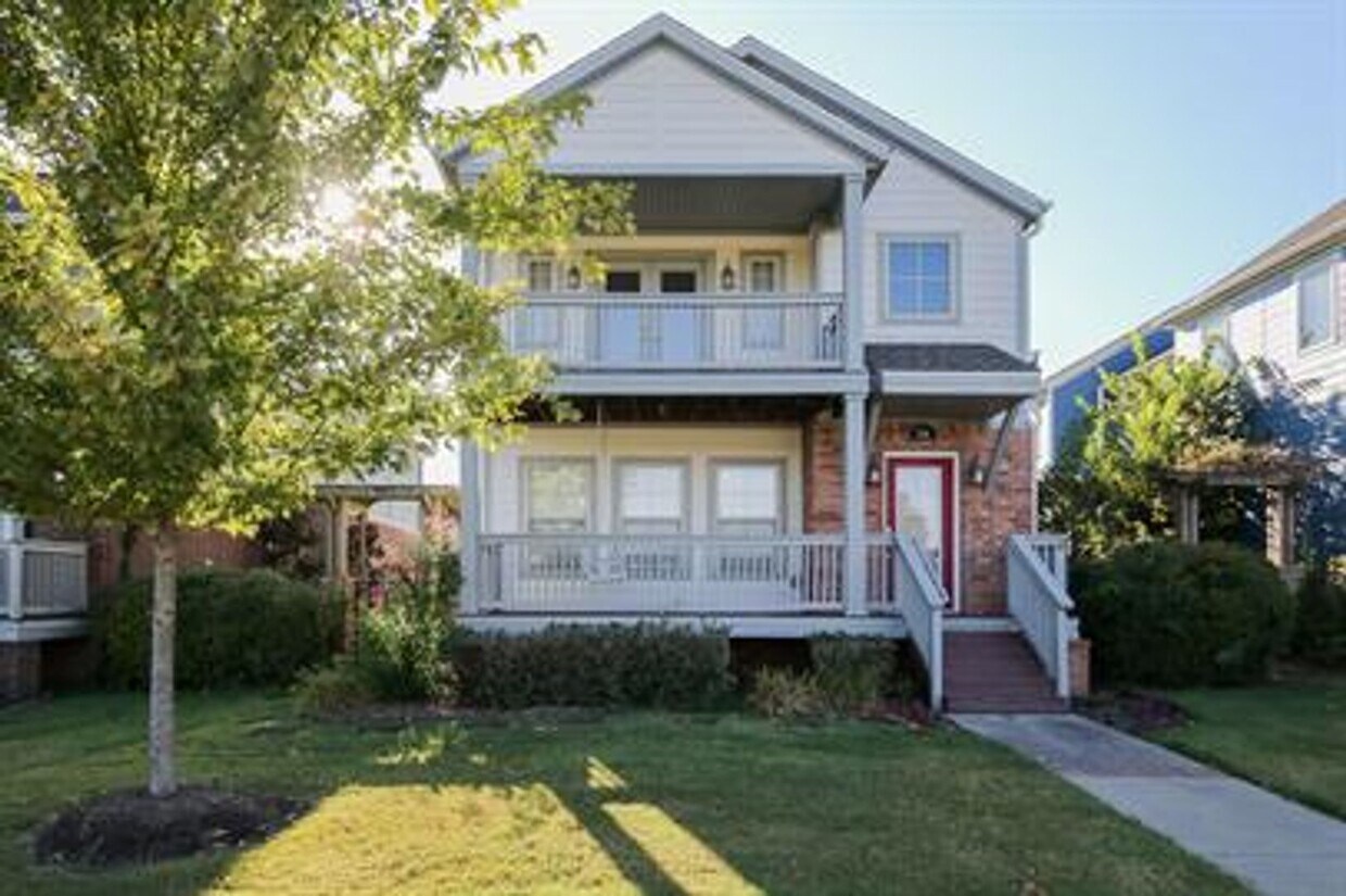 Foto principal - Beautiful 3 bed/3 bath in Fayetteville.