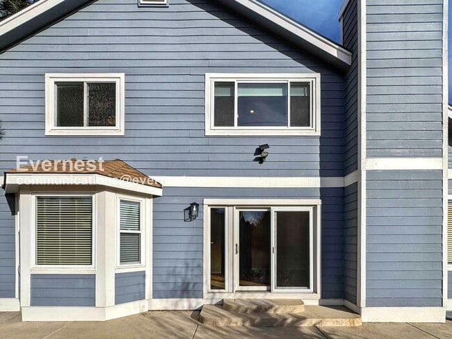 Building Photo - 18618 E Grand Cir