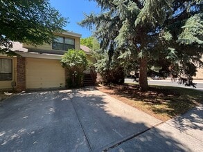 Building Photo - 1047 Mirrormere Cir