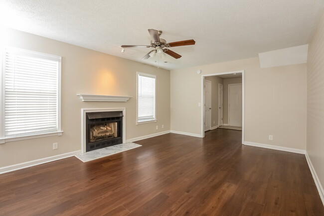 Building Photo - 1216 Wembley Dr
