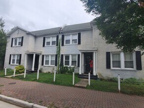 Building Photo - 2105 Mt Vernon Ave