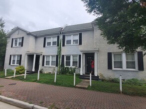 Building Photo - 2105 Mt Vernon Ave