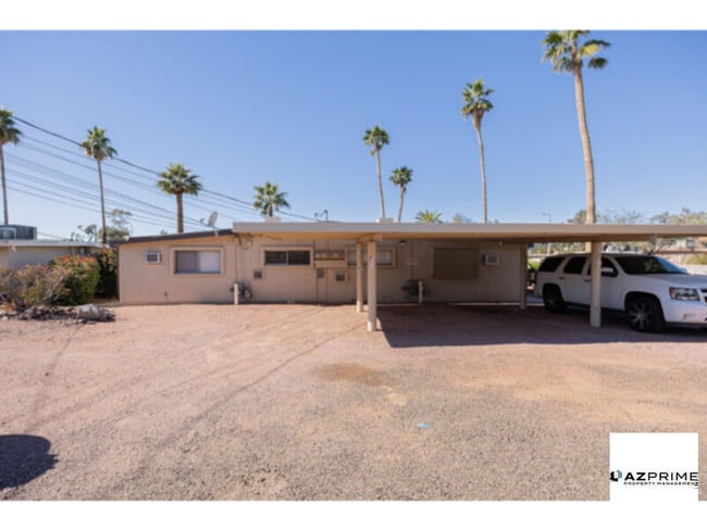 Building Photo - Chic and Inviting 1/1 Apartment Tucked Inside a Serene Tempe 4plex, Offering Style and Comfort.