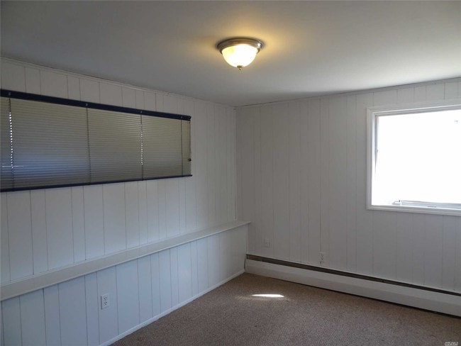 Building Photo - 622 Spur Dr N