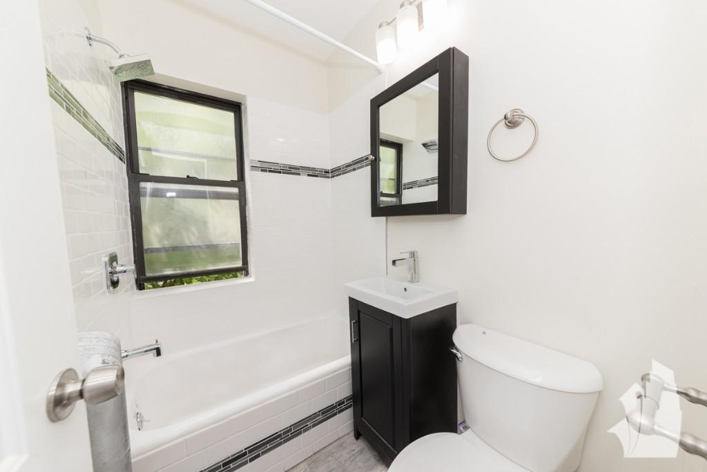 Primary Photo - 1 bedroom in Chicago IL 60613