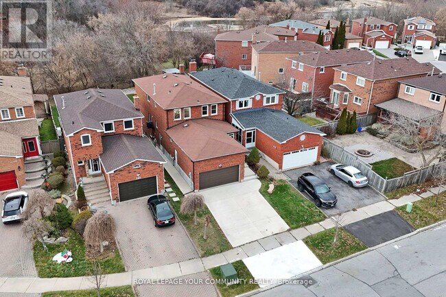 Photo du bâtiment - 136 Woodcroft Ln