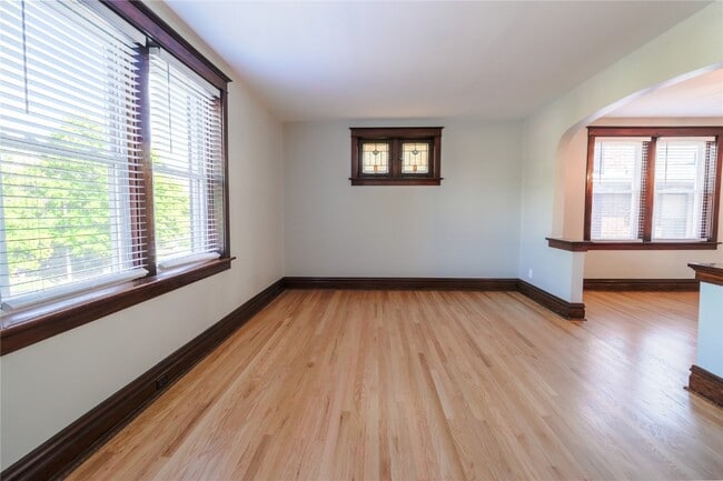 Foto del edificio - 4932 Loughborough Ave