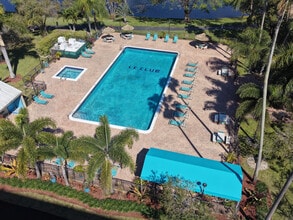 Building Photo - 2112 S Cypress Bend Dr