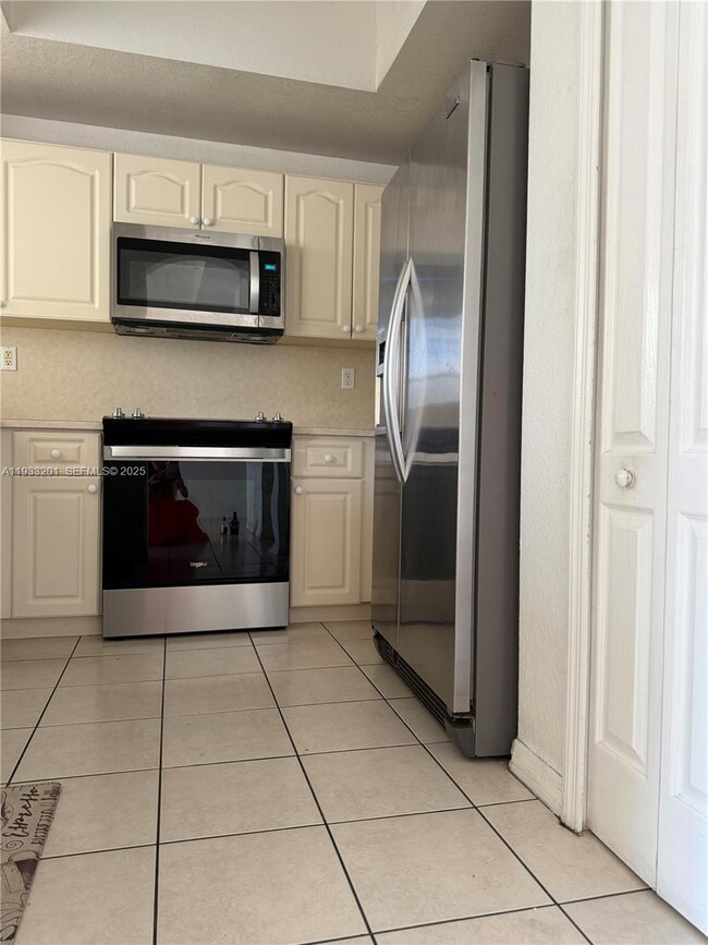 Foto del edificio - 8854 W Flagler St