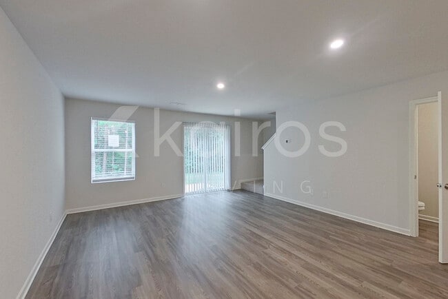 Building Photo - 372 Ironwood Ct