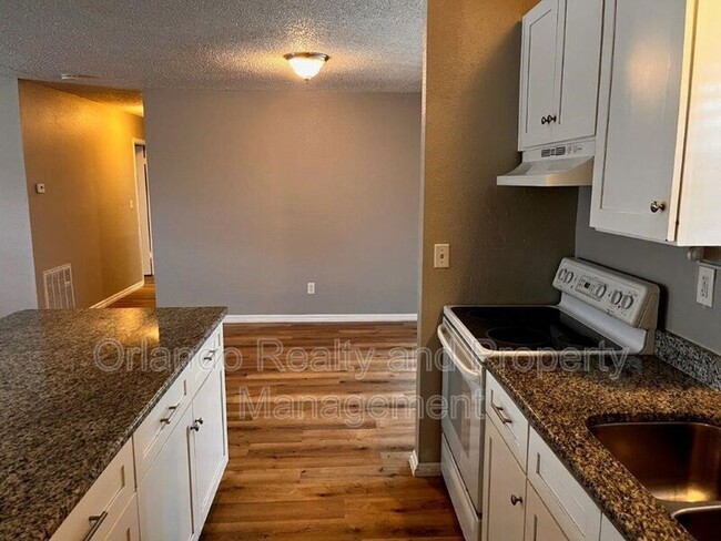 Building Photo - 1728 Flores Ct