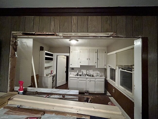 Building Photo - 2 br, 1 bath House - 3816 West 135th Stree...