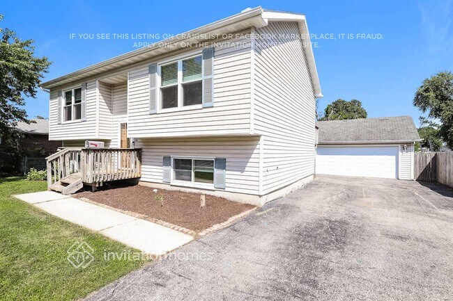 Foto del edificio - 833 N Elmwood Dr