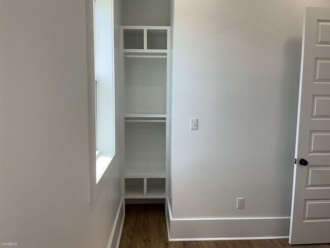 Building Photo - 2 br, 1.5 bath Duplex - 1662 North Tonti S...