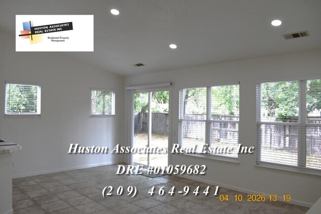Foto del edificio - 3915 Bridlewood Cir