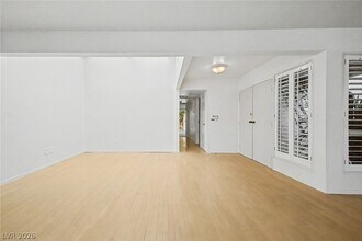 Building Photo - 3159 Bel Air Dr